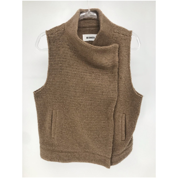 BB Dakota Jackets & Blazers - BB Dakota Tan Textured Wrap High Collar Vest Size L